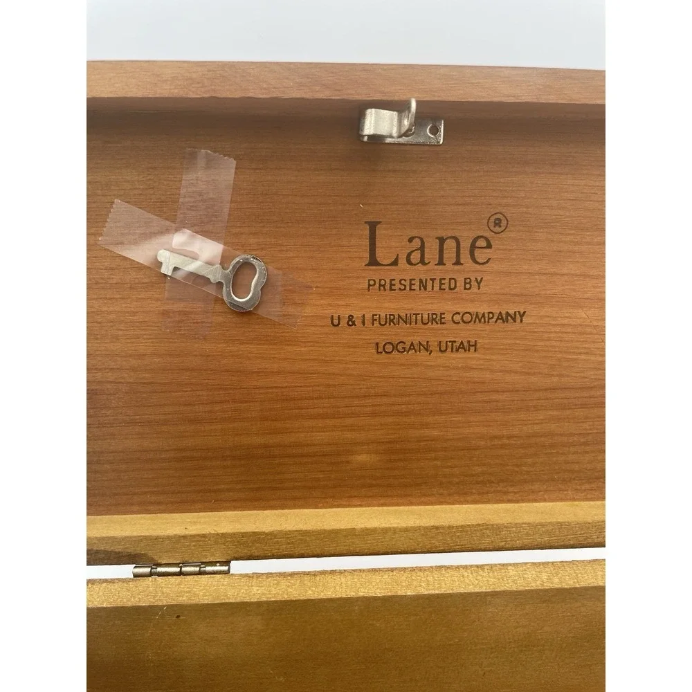 Vintage Lane Cedar Box Hope Chest Promo U & I Furniture Co. Logan UT With Key 9